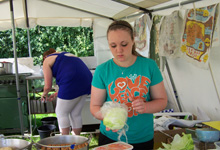 wopsy woo preparing the salad