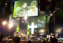 Phil Wickham leading worship