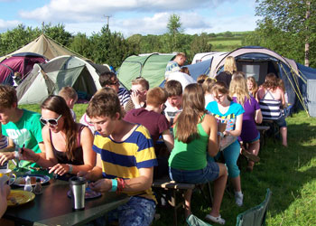 verwoodians, cornerstonians, lighthouseites and glossopians enjoying lunch