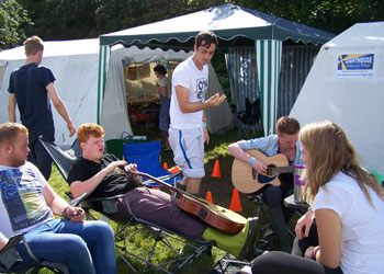 simon not realising you use your hands to play the guitar